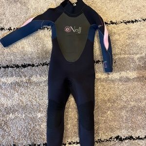 Girls 3/2 full O’Neill wet suit.